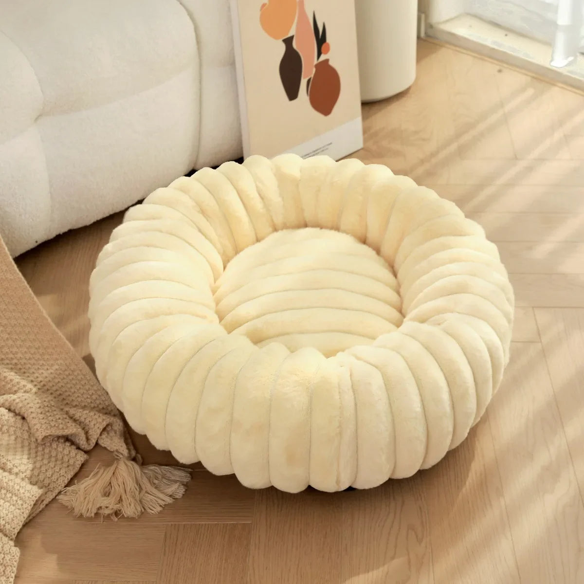 Round Plush Pet Bed – Soft Donut Bed for Cats and Dogs