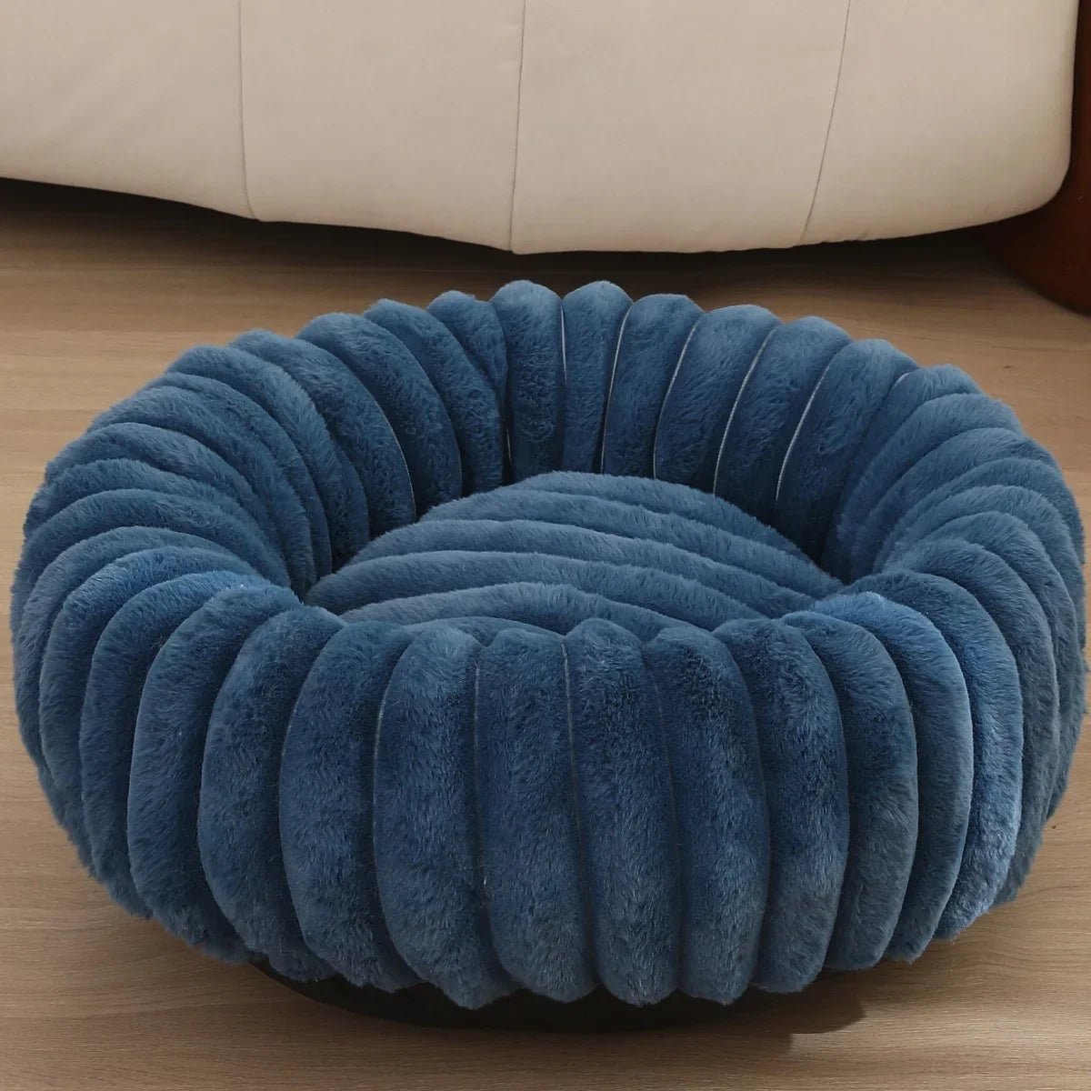 Round Plush Pet Bed – Soft Donut Bed for Cats and Dogs