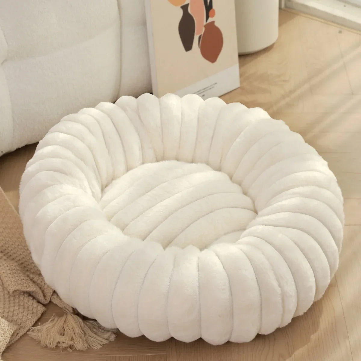 Round Plush Pet Bed – Soft Donut Bed for Cats and Dogs
